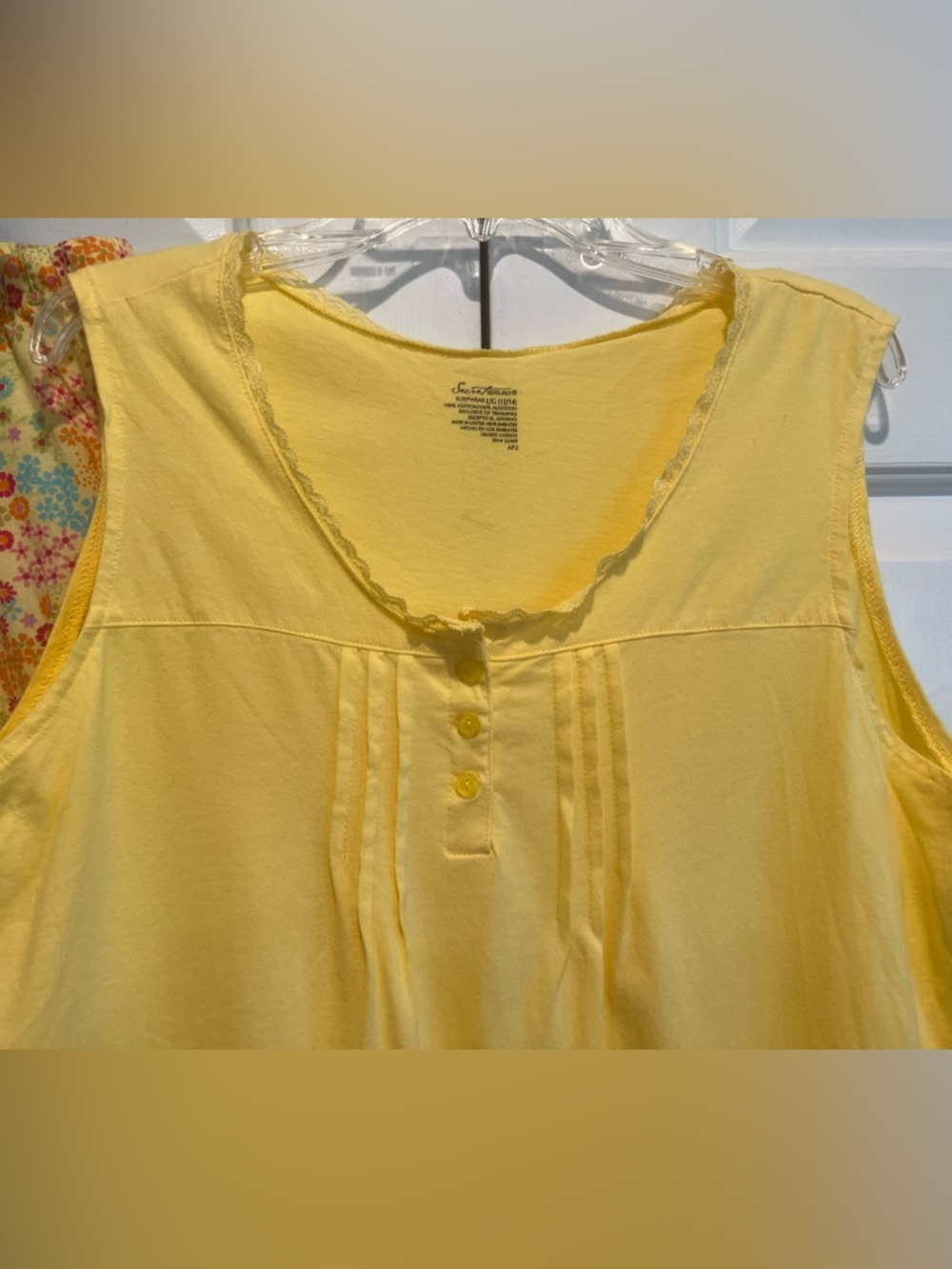2 Pc PJ Set 💛 Yellow Floral Cropped Pants & Sleeveless Yellow Top - Picture 4 of 10